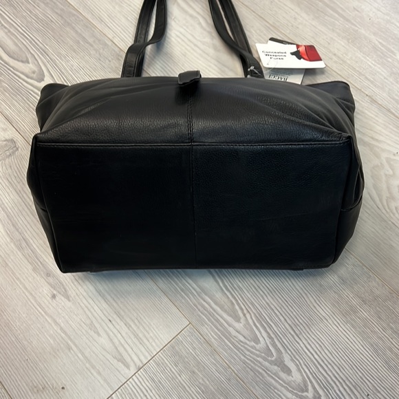 100% Genuine Leather Concealed Carry Shoulder Bag - Picture 6 of 10